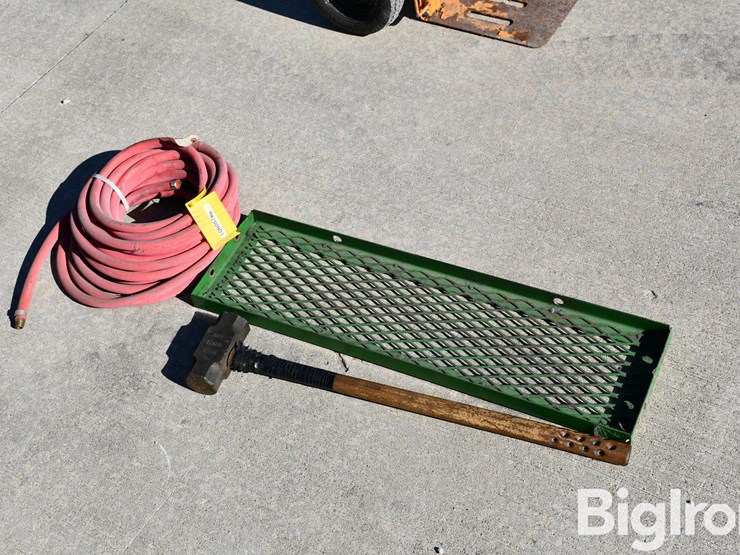 sledge-hammer,-hose,-&-bracket-image-3