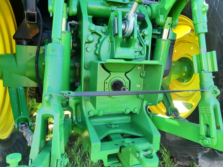 2020-john-deere-6105e-image-6