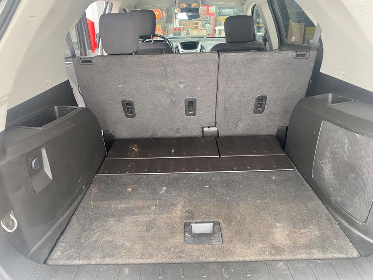 2015-chevrolet-equinox-lt-image-16