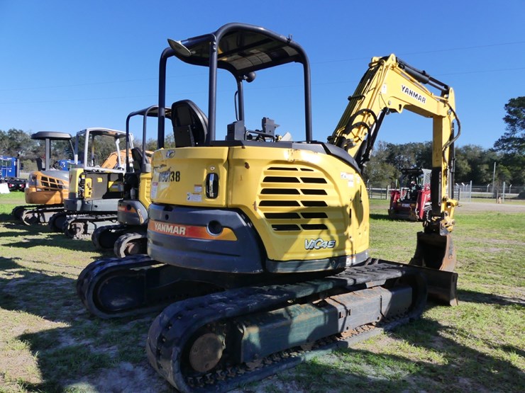 2016-yanmar-vio45-image-3