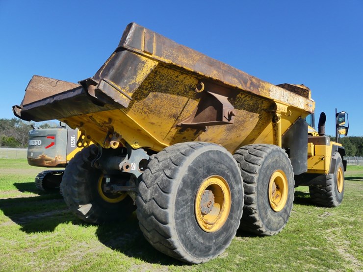 komatsu-hm400-image-4