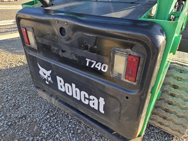 2018-bobcat-t740-image-24