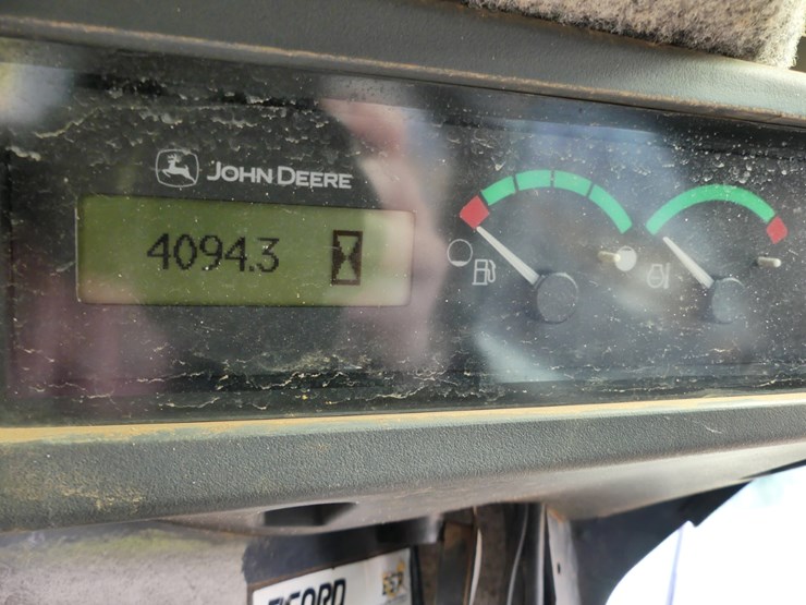 2013-deere-333e-image-17