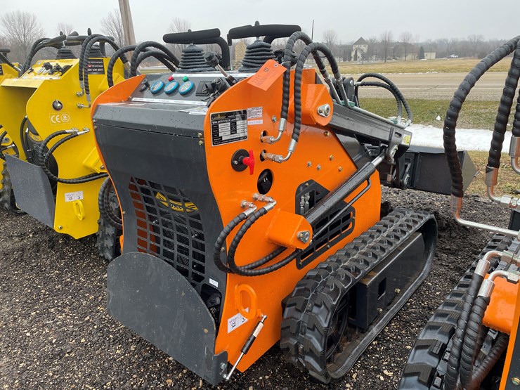 #1311-•-unused,-landhonor-mini-skidsteer-loader-image-4