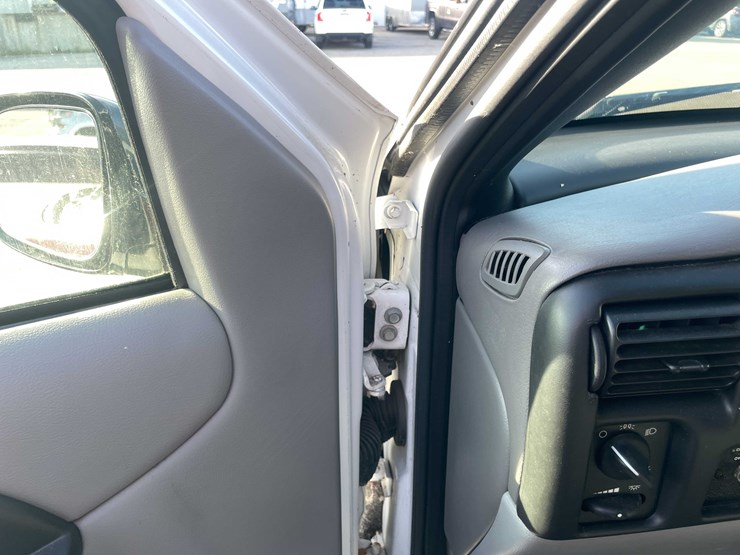 2005-chevrolet-venture-image-38