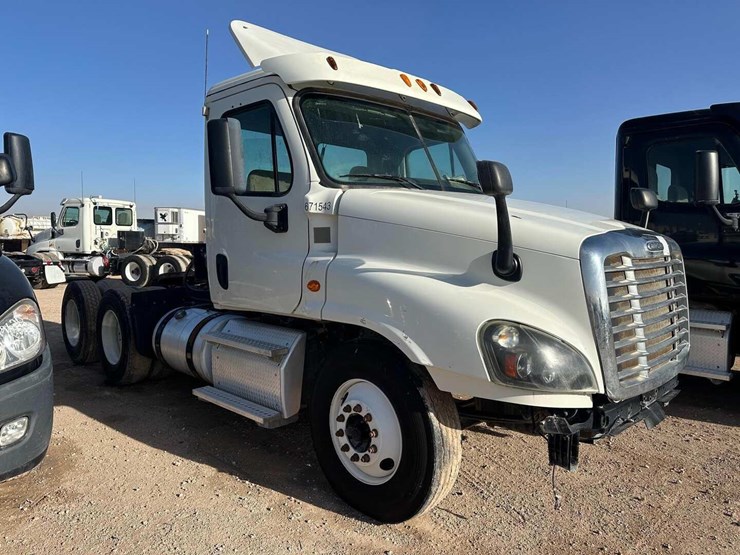 2014-freightliner-cascadia-image-9