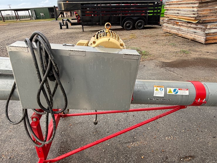 hutchinson-10x30-image-2