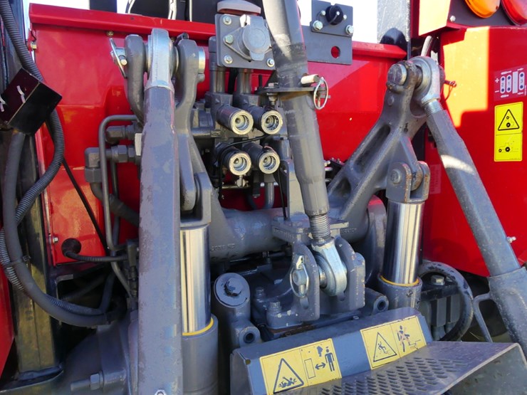 massey-ferguson-4710-image-6