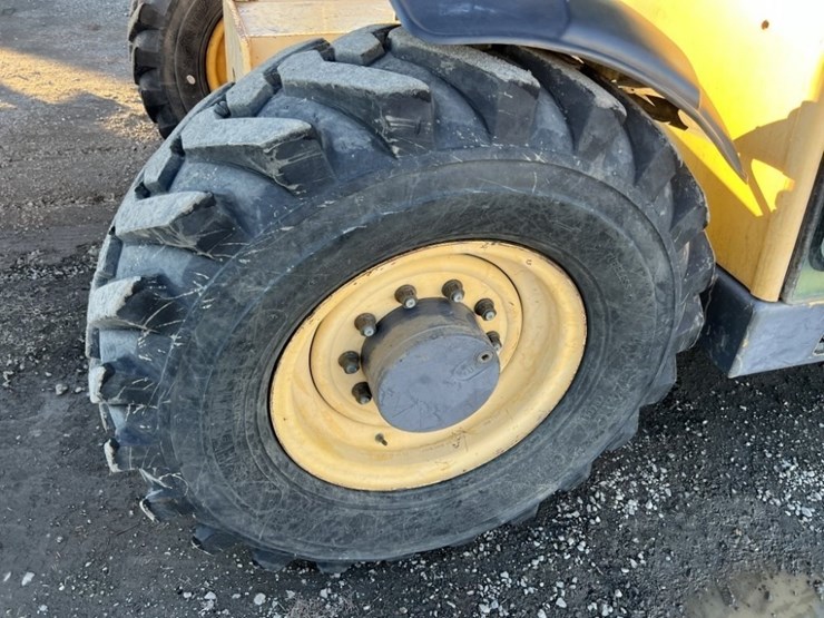 2004-gehl-dl10h44-image-11