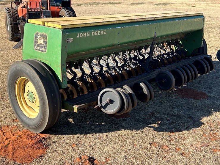 john-deere-8300-image-3