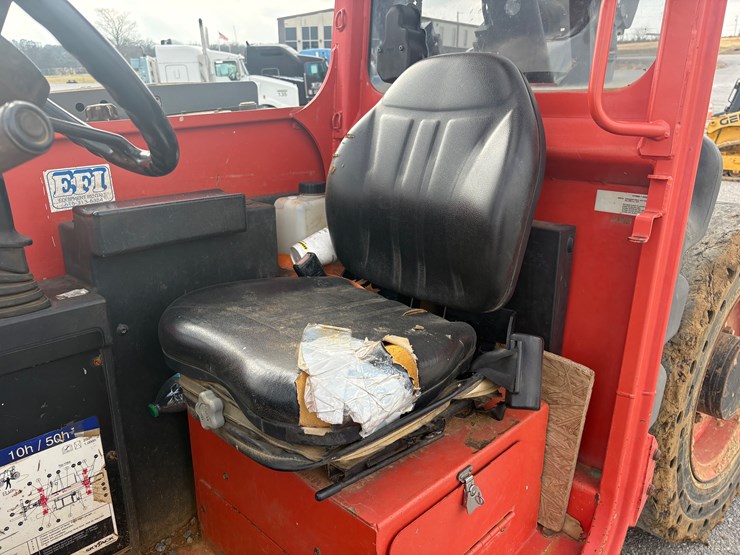 2017-skyjack-sj1056th-image-15