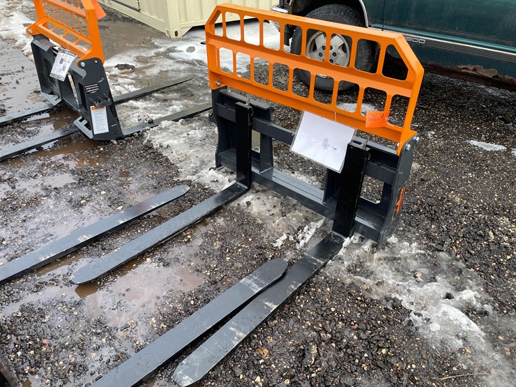 #1167-•-unused,-landhonor-pallet-fork-image-1