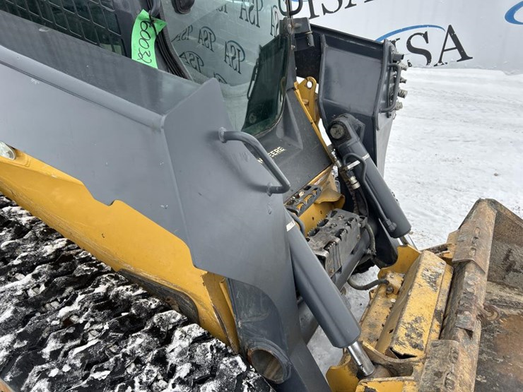 2019-deere-331g-image-18