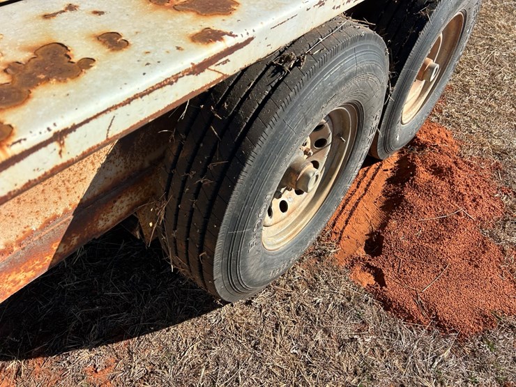 #83-•-1993-gooseneck-livestock-trailer-image-14