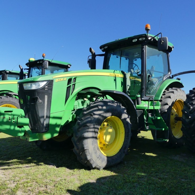 2012 JOHN DEERE 8235R