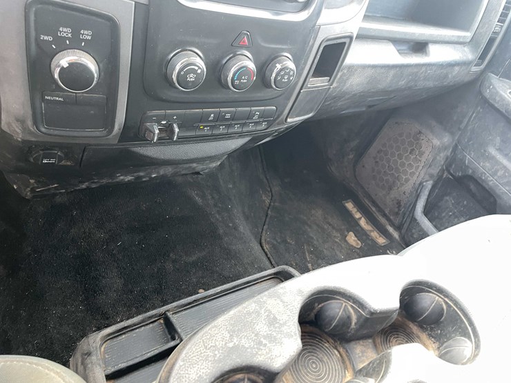 2016-ram-2500-tradesman-image-90