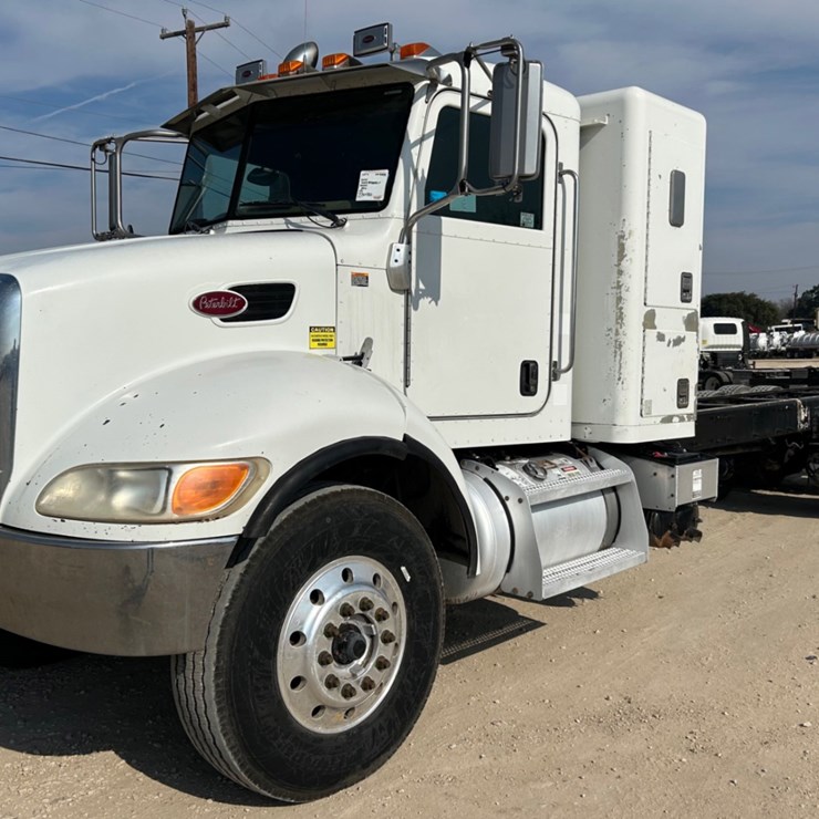 2009 PETERBILT 340