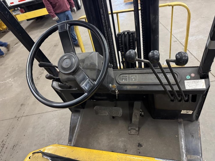 #2227-•-yale-a673971-forklift-image-19