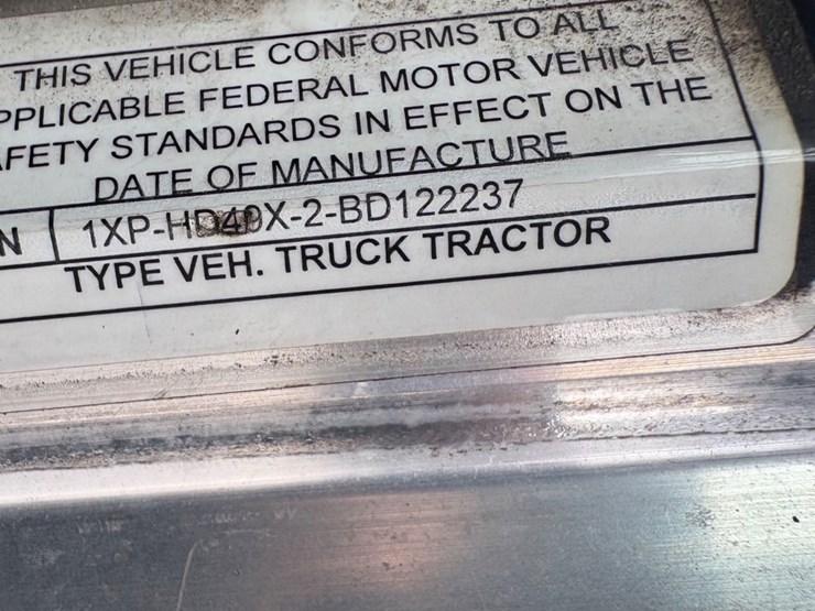 2011-peterbilt-386-image-22