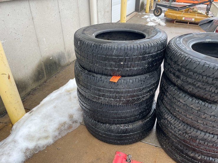 #2074-•-(4)-tires-(o3)-image-1