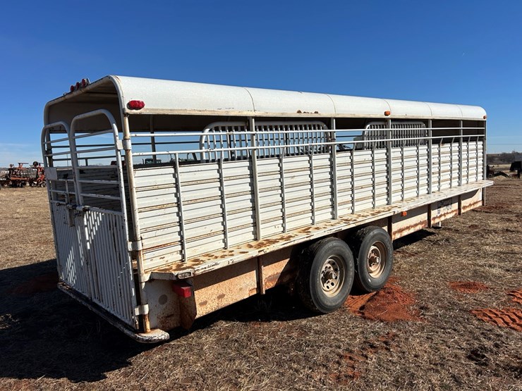 #83-•-1993-gooseneck-livestock-trailer-image-13