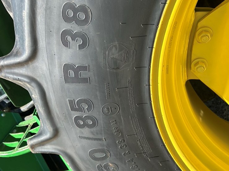 john-deere-6105e-image-9