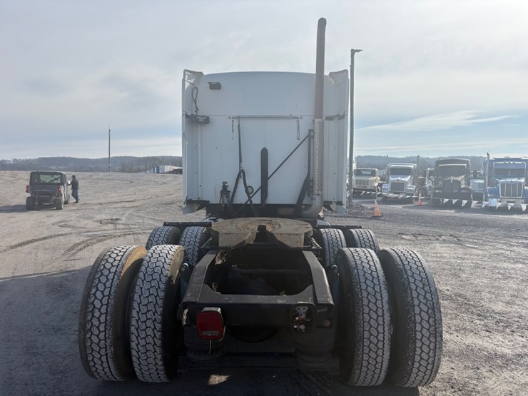 #30491-•-2012-mack-cxu613-tandem-axle-truck-tractor-image-6