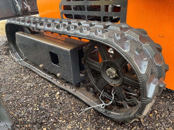 #1311-•-unused,-landhonor-mini-skidsteer-loader-image-6