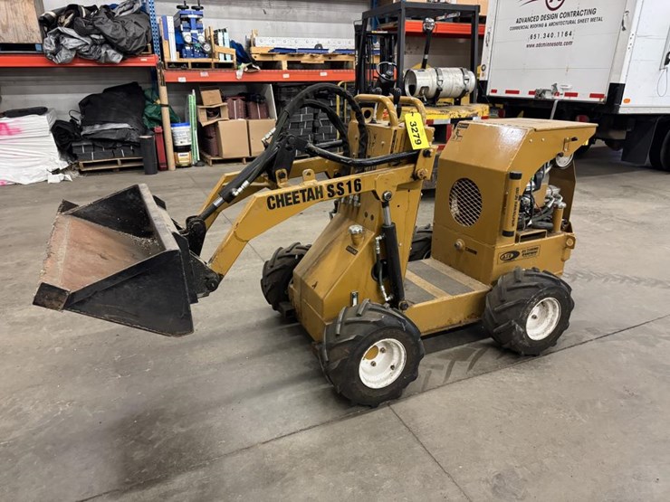 #3279-•-ase-cheetah-ss16-skidsteer-w/-bucket/forks-image-1