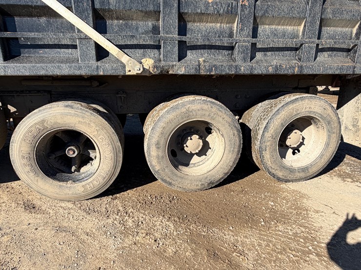 2011-mack-rd688s-image-4