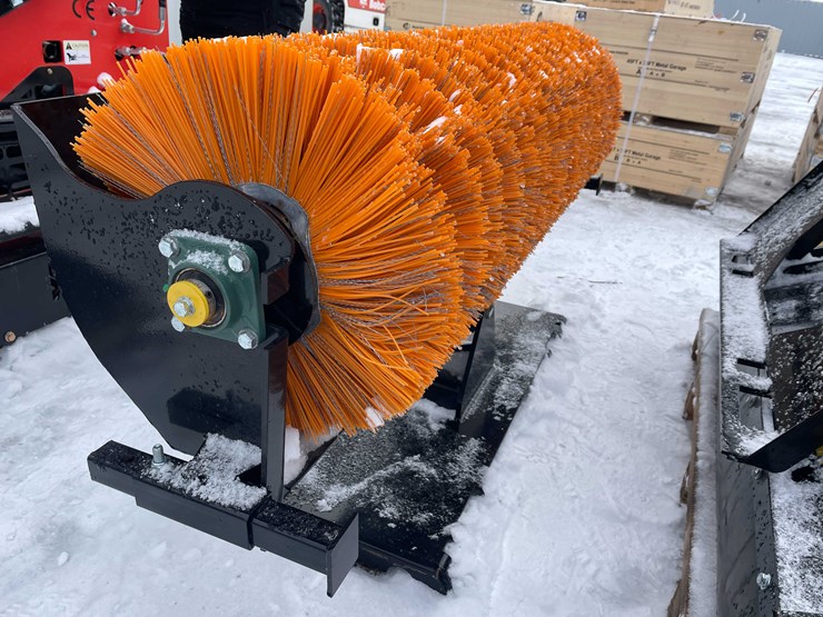 #4060-•-unused-60"-skid-steer-broom-(o11)-image-3