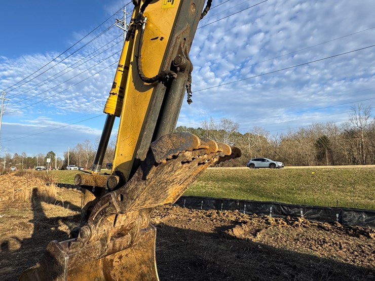 komatsu-pc270-lc-8-image-41