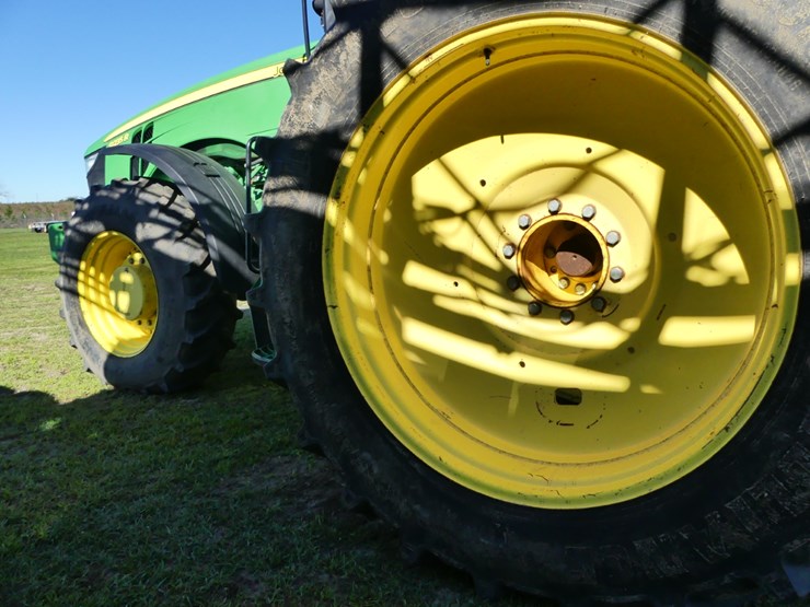 2012-john-deere-8235r-image-8