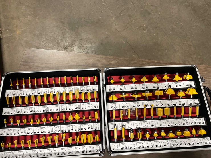 #2055-•-(100)-piece-router-bit-set-(cw)-image-1