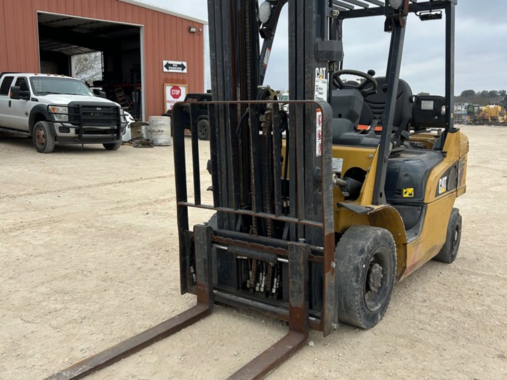 2019-caterpillar-gp25n-image-1