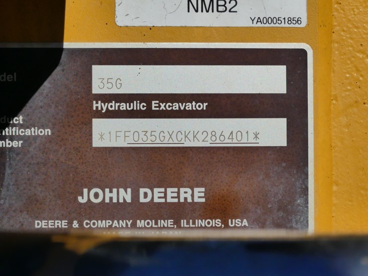 2019-deere-35g-image-16