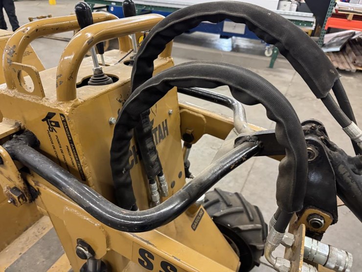 #3279-•-ase-cheetah-ss16-skidsteer-w/-bucket/forks-image-21