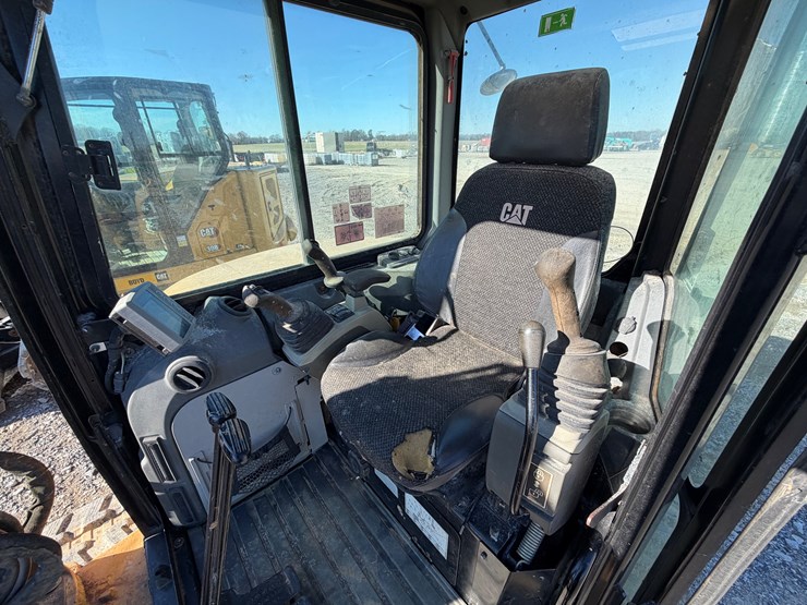 caterpillar-305e2-cr-image-25