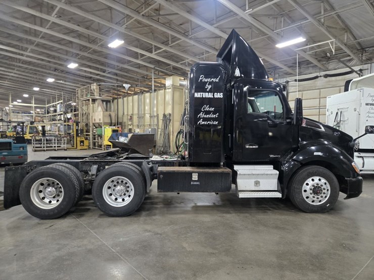2015-kenworth-t680-image-6