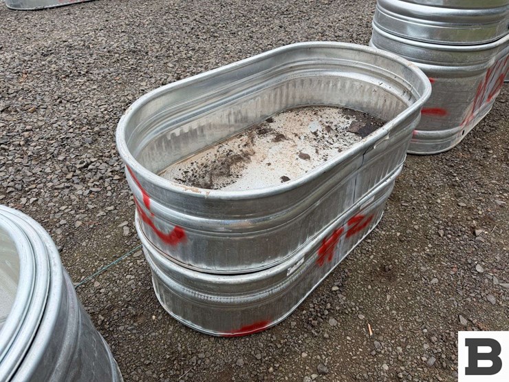 behlen-country-galvanized-round-end-stock-tanks---factory-defect/damaged-image-4