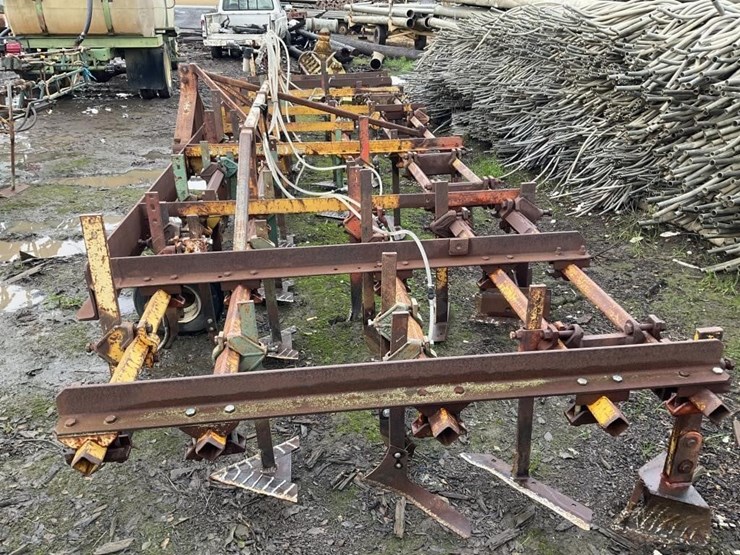 custom-3-pt-5-row-60"-cultivator-image-4