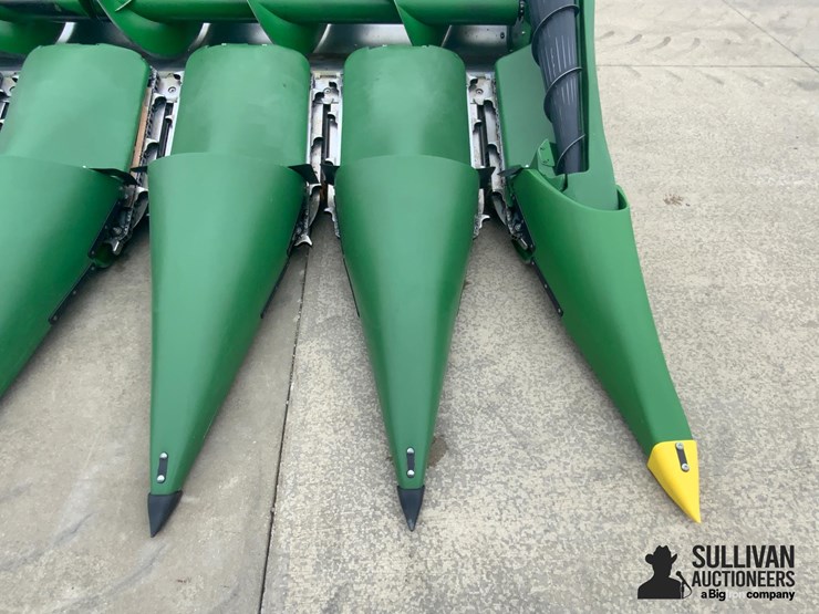 2021-john-deere-c12f-image-10