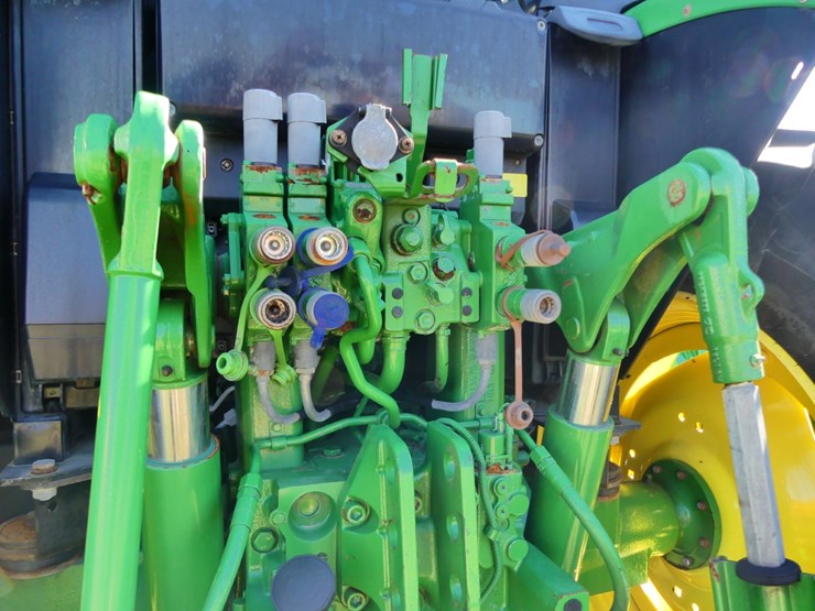 2020-john-deere-6120m-image-6
