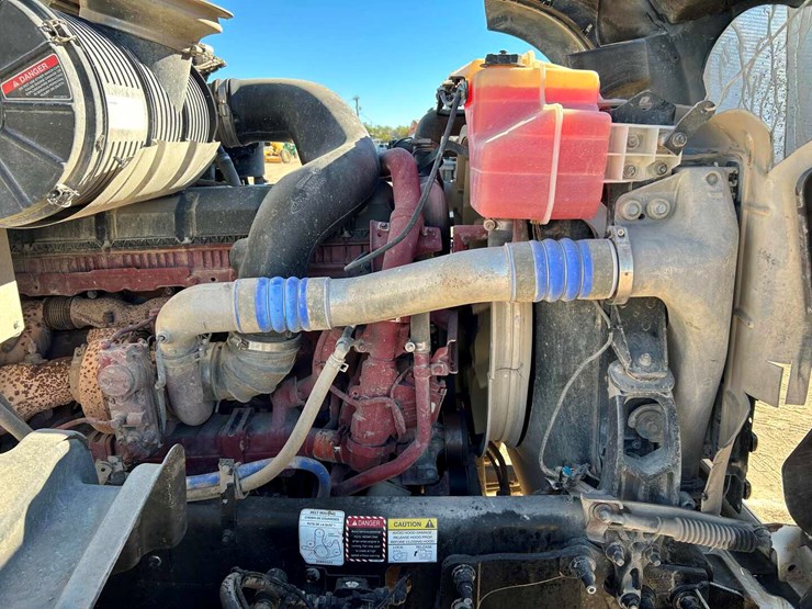 2020-mack-granite-image-17