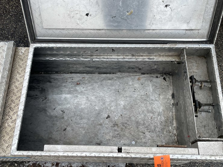 #4090-•-silver-truck-box-(o3)-image-9