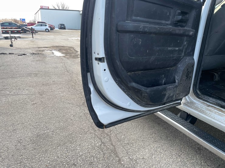 2016-ram-2500-tradesman-image-69