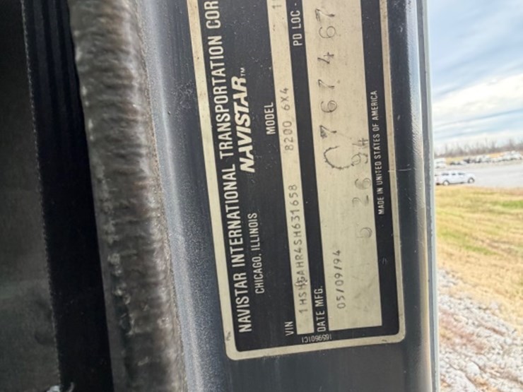 1995-international-8200-image-30