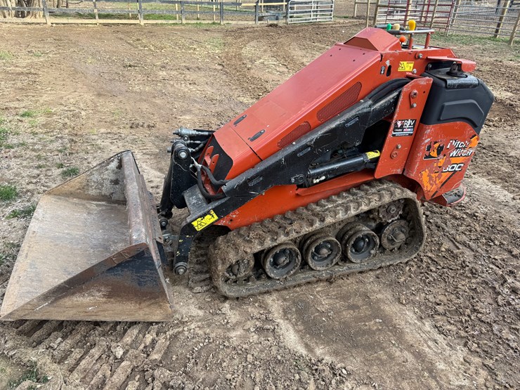 2019-ditch-witch-sk800-image-2