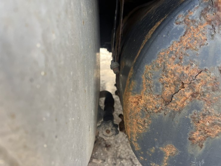 #1556-•-1999-mack-e7-460-day-cab-truck-tractor-image-18