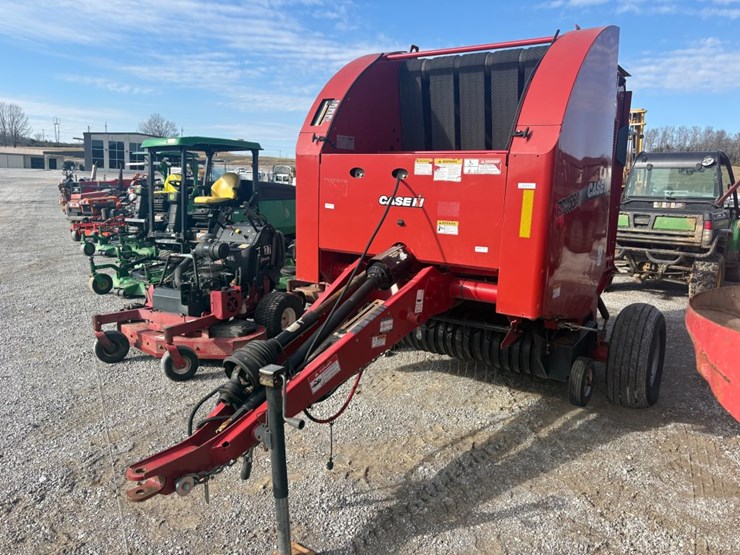#30713-•-2016-case-rb455a-round-baler-image-1